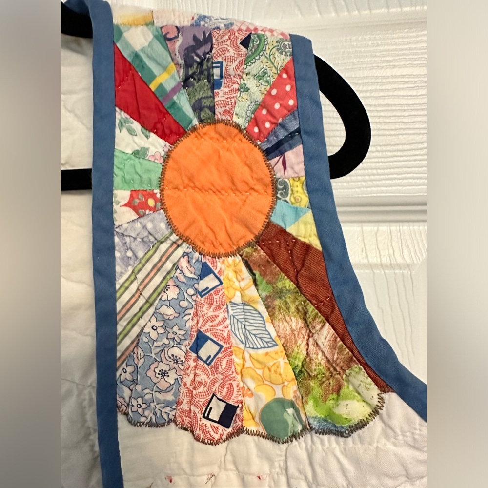 Upcycled vintage quilt vest - Picture 3 of 7